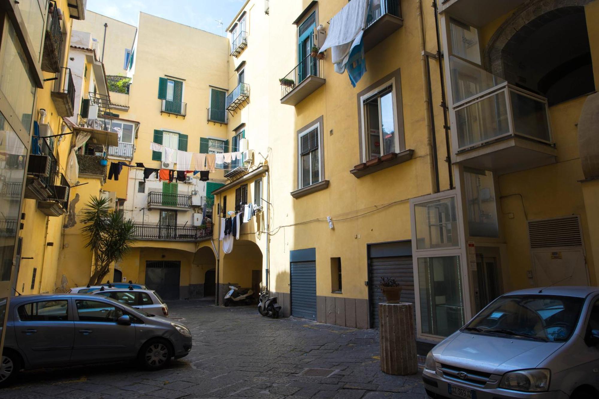 مبيت وإفطار Palazzo 15 Napoli المظهر الخارجي الصورة